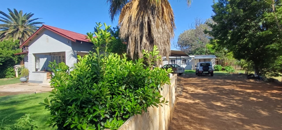 6 Bedroom Property for Sale in Freemanville North West